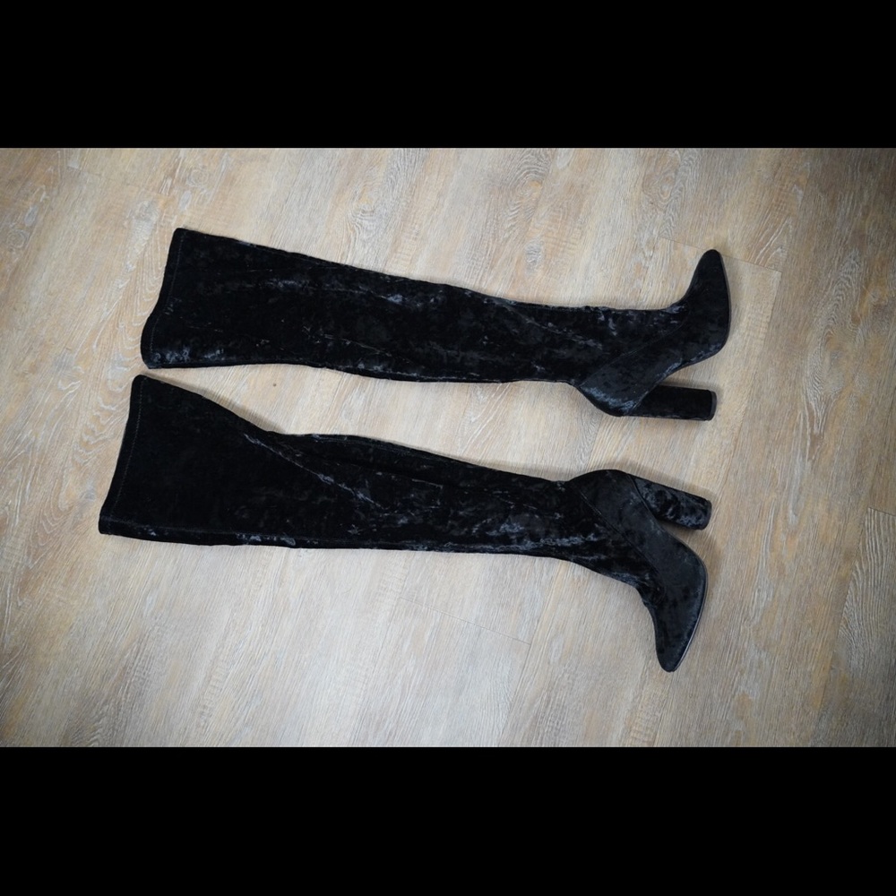 Black thigh high velvet boots - Picture 6 of 7